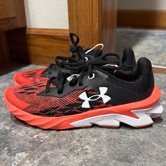 Like new!! Under Armour Kids Black and Red Athletic Shoes - Picture 3 of 6